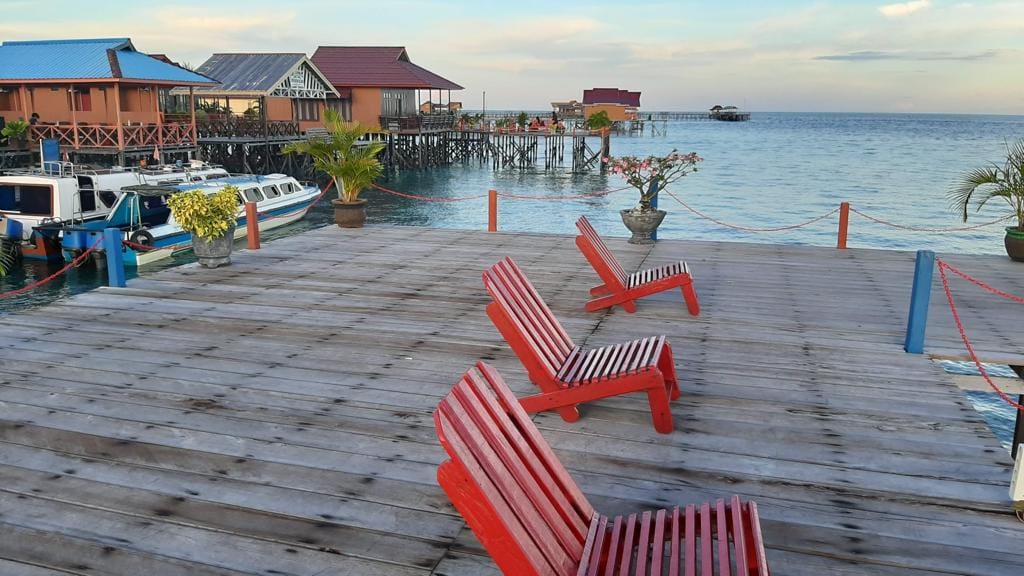 \"Dermaga Dermaga Pulau Derawan
