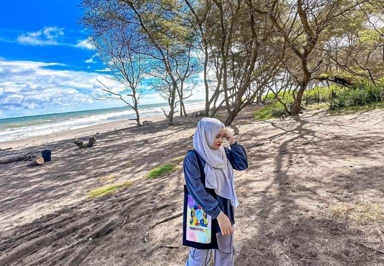 Pantai Goa Cemara Bantul