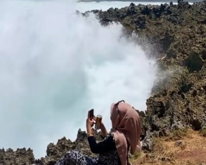 Pantai Midodaren
