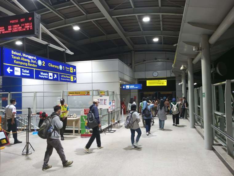 Jadwal KRL Bekasi Timur