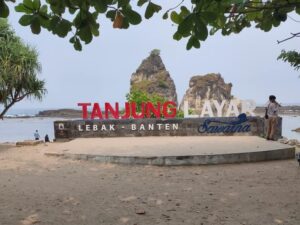 Karang Pantai Sawarna
