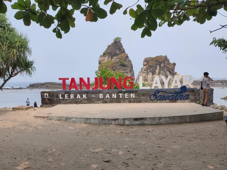 Karang Pantai Sawarna
