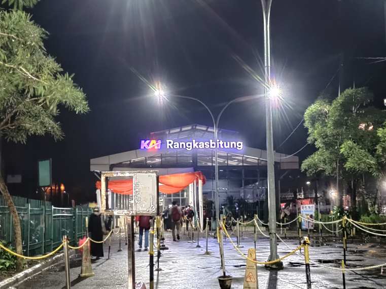 Stasiun Rangkasbitung jadwal Kereta Rangkas Merak