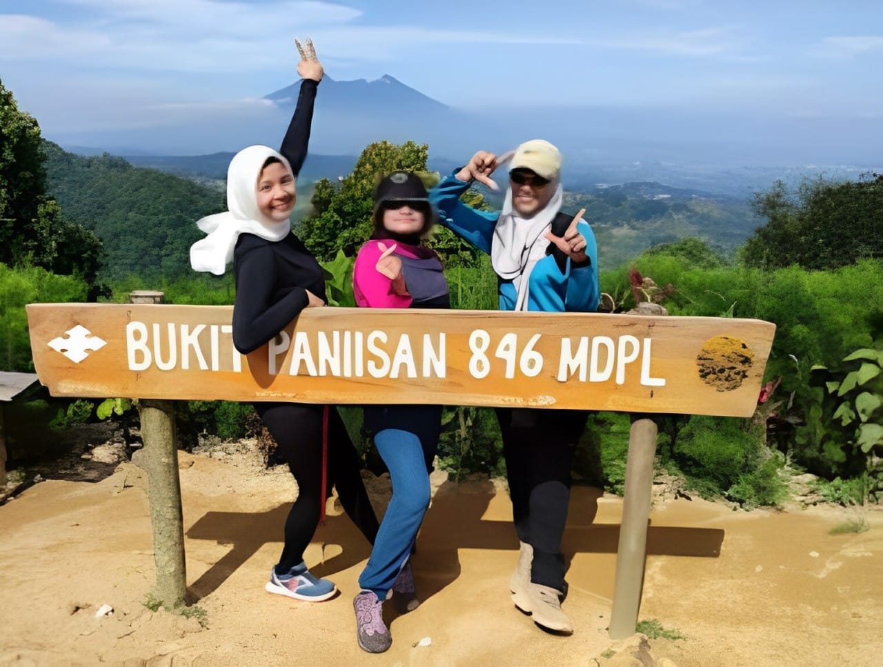 Pemandangan Bukit Paniisan Bogor