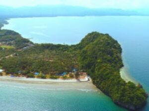Pemandangan Pantai Taipa Konawe Kendari