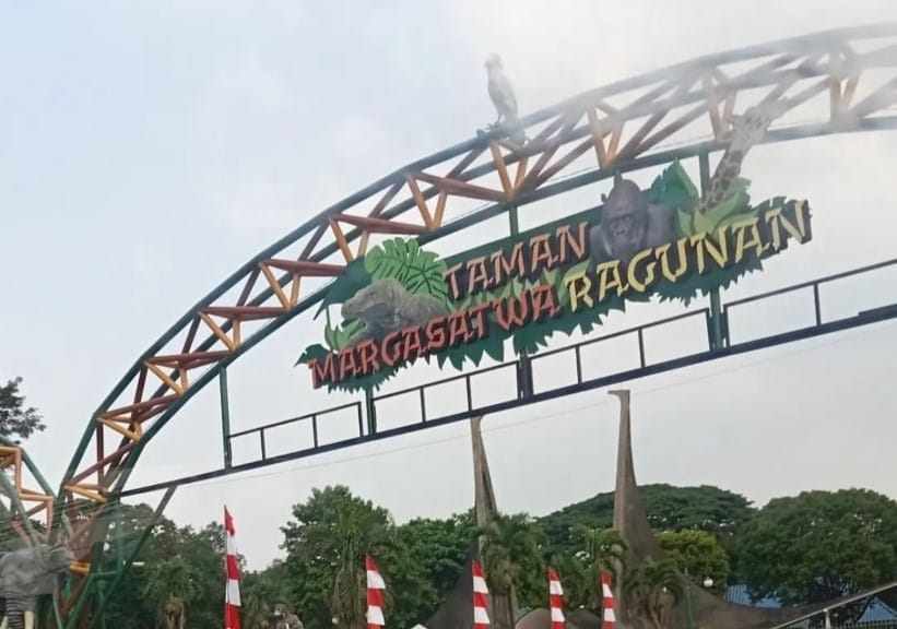 Ke ragunan naik KRL