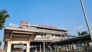 Jadwal KRL di KLender Baru