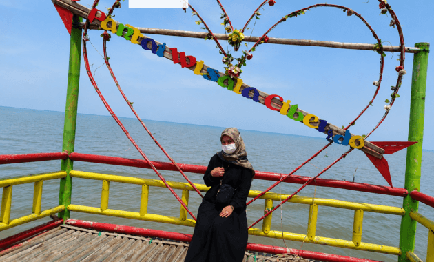 Pantai Pulau Putri Cikeong Karawang
