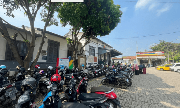 Parkiran Stasiun Serang ( Jadwal Kereta Serang )